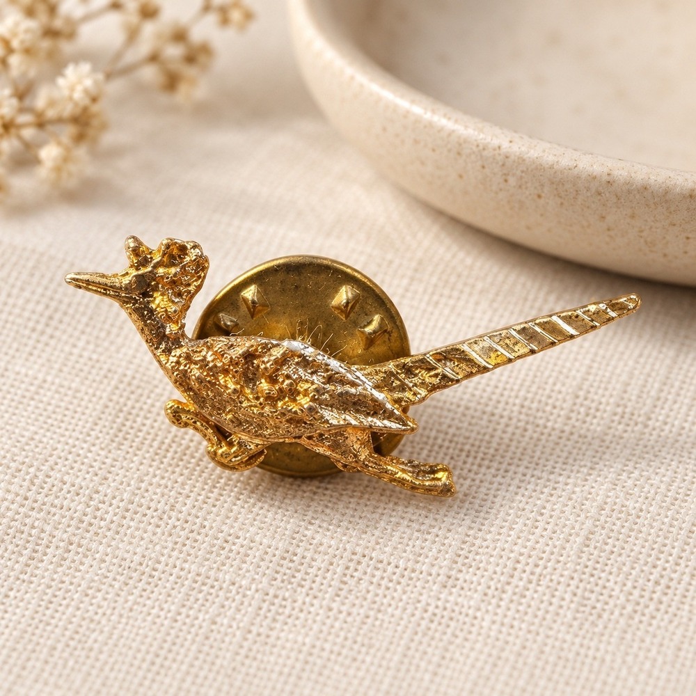 Vintage Gold Tone Roadrunner Lapel Pin Southwestern Bird Hat Tie Tack